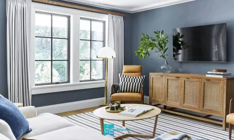 تصویر تلویزیون کنار پنجره